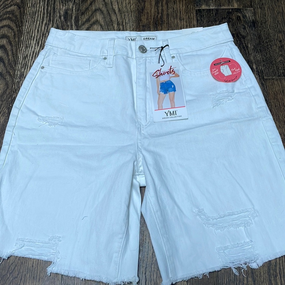 Cute white shorts